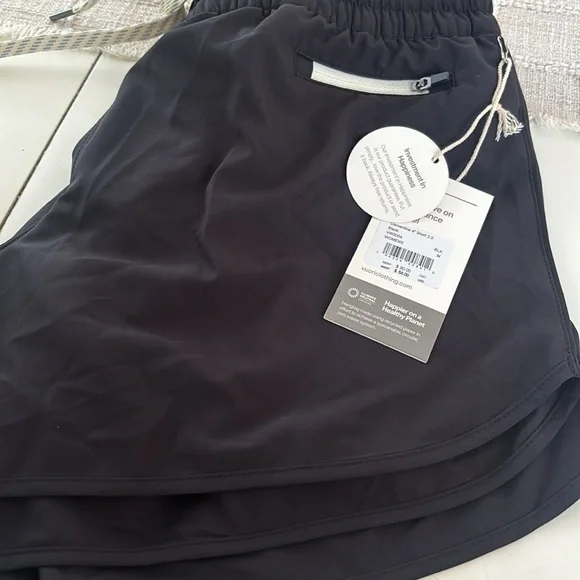 Vuori Black Women's Athletic Shorts Clementine 4” short 2.0 Size XS & M - Picture 12 of 12